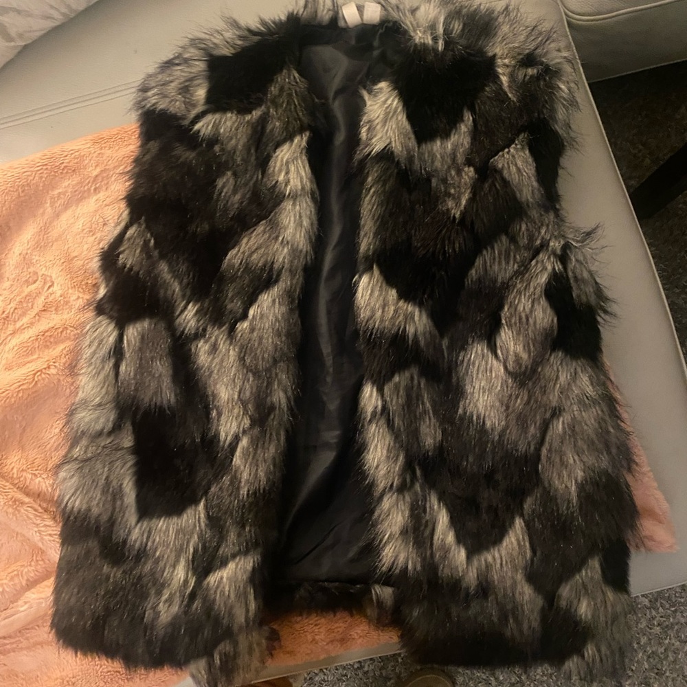 Forever 21 faux fur vest